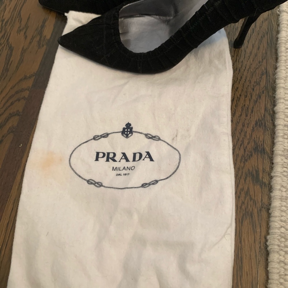 Moving sale!! Prada Pumps! New black suede  size 8 - Picture 8 of 8